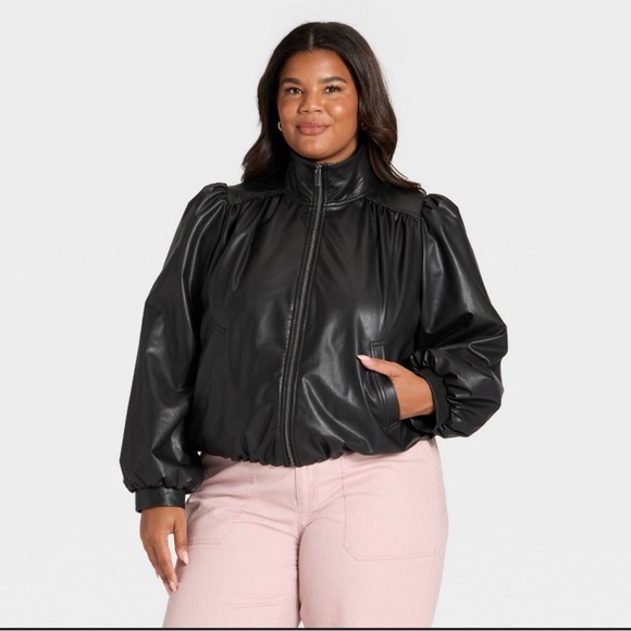 Universal Thread Jackets & Blazers - Universal Thread Black Gathered Bomber Jacket